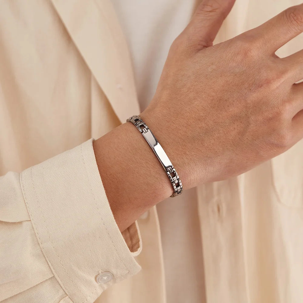Menโs Curved Plate Stainless Steel Bracelet โ Sleek Titanium Band-Style Wristwear, Trendy Minimalist Design