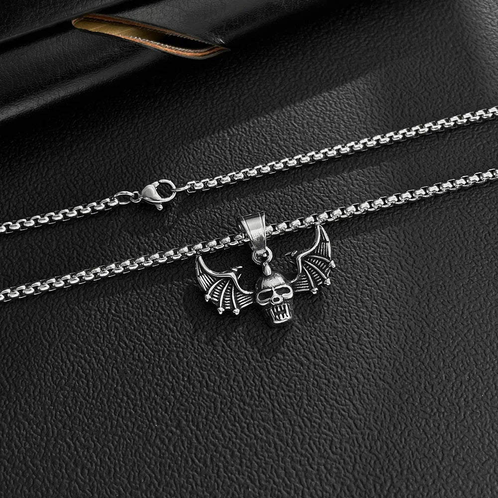Men’s Punk Skull Pendant Necklace – Gothic Bat Wings Stainless Steel Chain for Streetwear Style