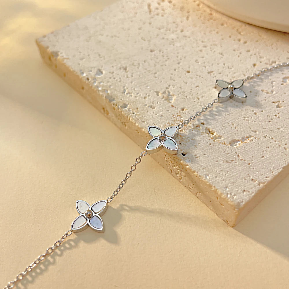 INS Style Fashion Clover Bracelet for Women – White Mother-of-Pearl Stainless Steel Titanium Steel Jewelry