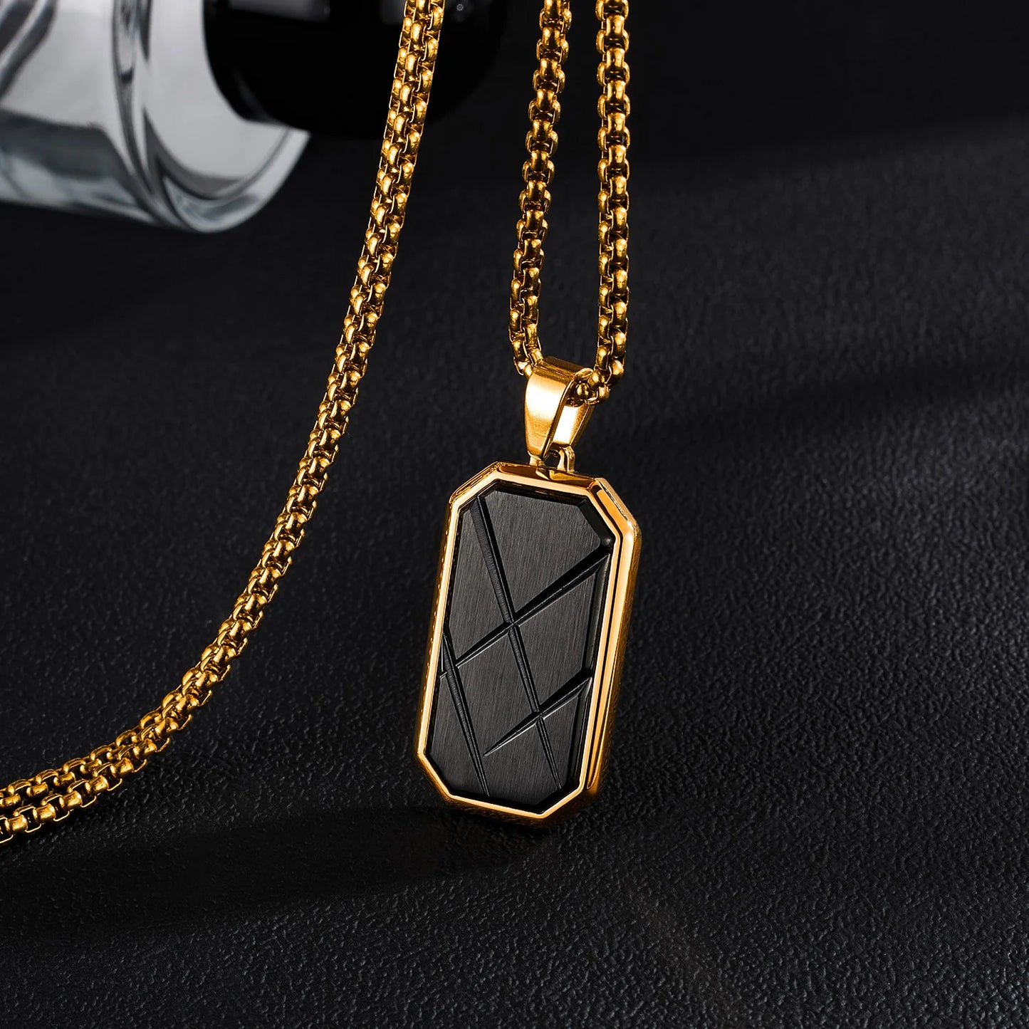 Men’s Geometric Cube Pendant Necklace – Creative Minimalist Stainless Steel Chain Accessory