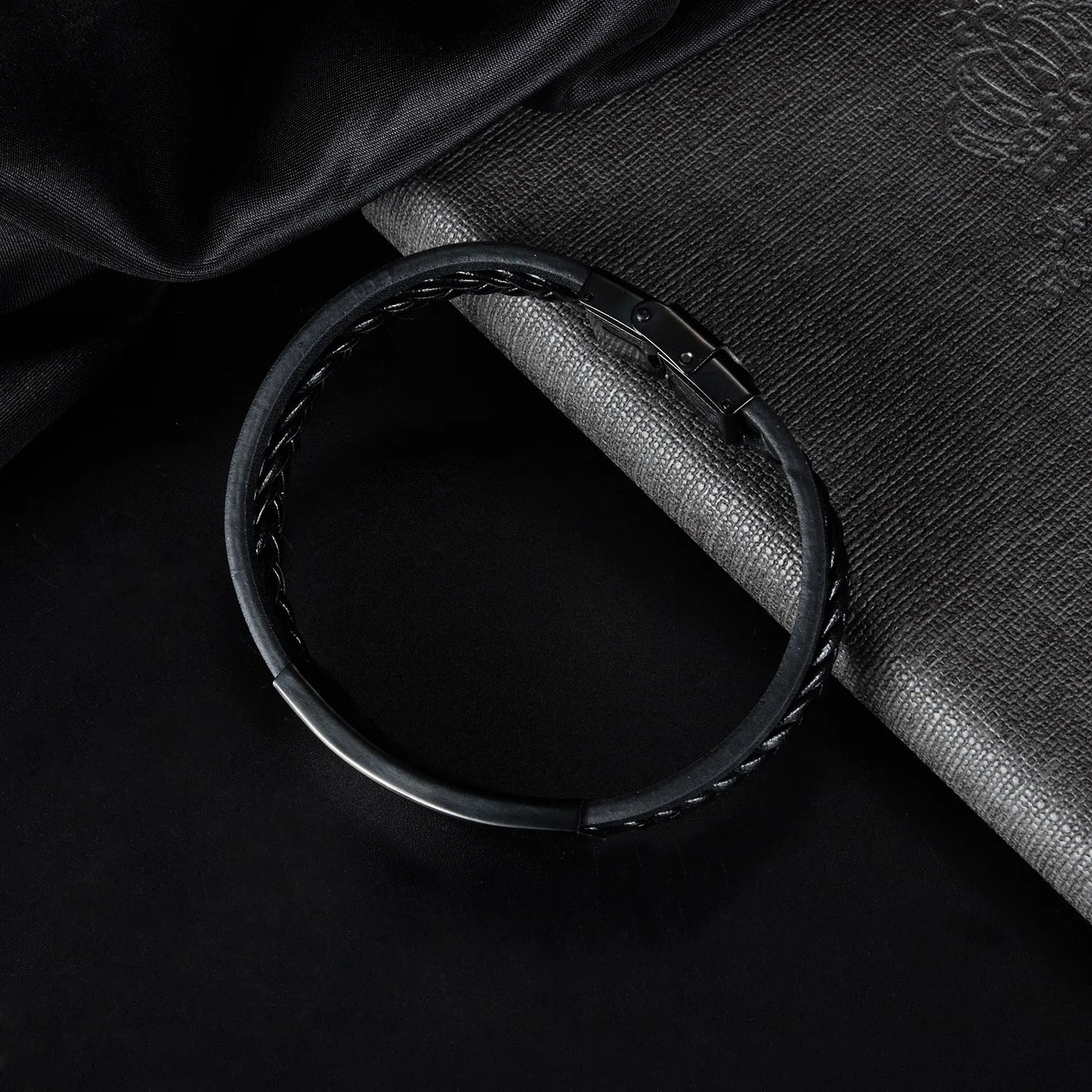 Men’s Retro Leather Bracelet – Classic Hip Hop Street Style Wristband, Fashion Accessory for Trendy Looks
