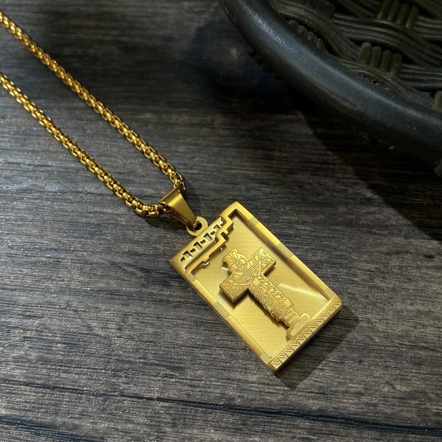 Men’s Cross Dog Tag Necklace – Vintage Street Style Stainless Steel Hip Hop Pendant