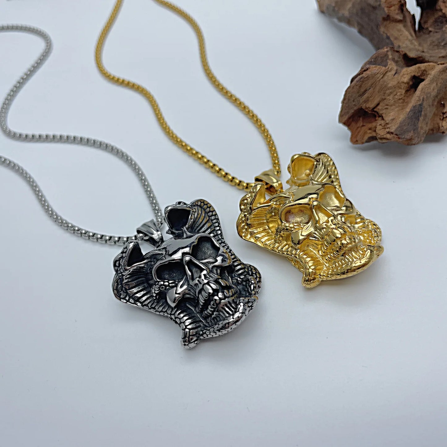 Men’s Snake Wrapped Skull Pendant Necklace – Vintage Gothic Stainless Steel Punk Jewelry