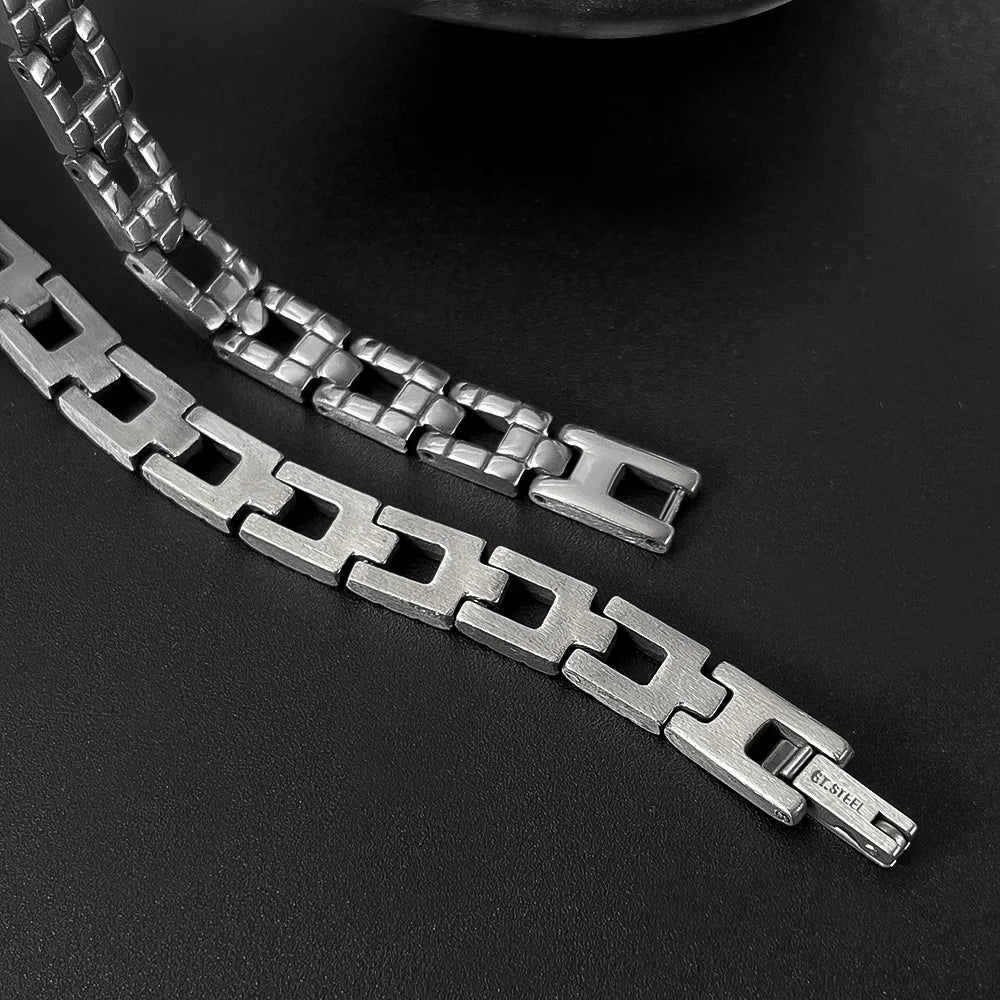Menโs Curved Plate Stainless Steel Bracelet โ Sleek Titanium Band-Style Wristwear, Trendy Minimalist Design