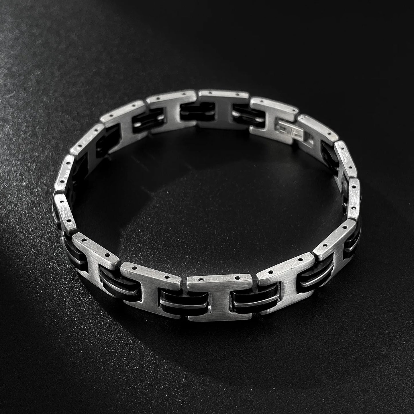 Menโs Punk Style Stainless Steel Bracelet โ Retro Titanium Steel Fashion Wristband for Bold Urban Looks