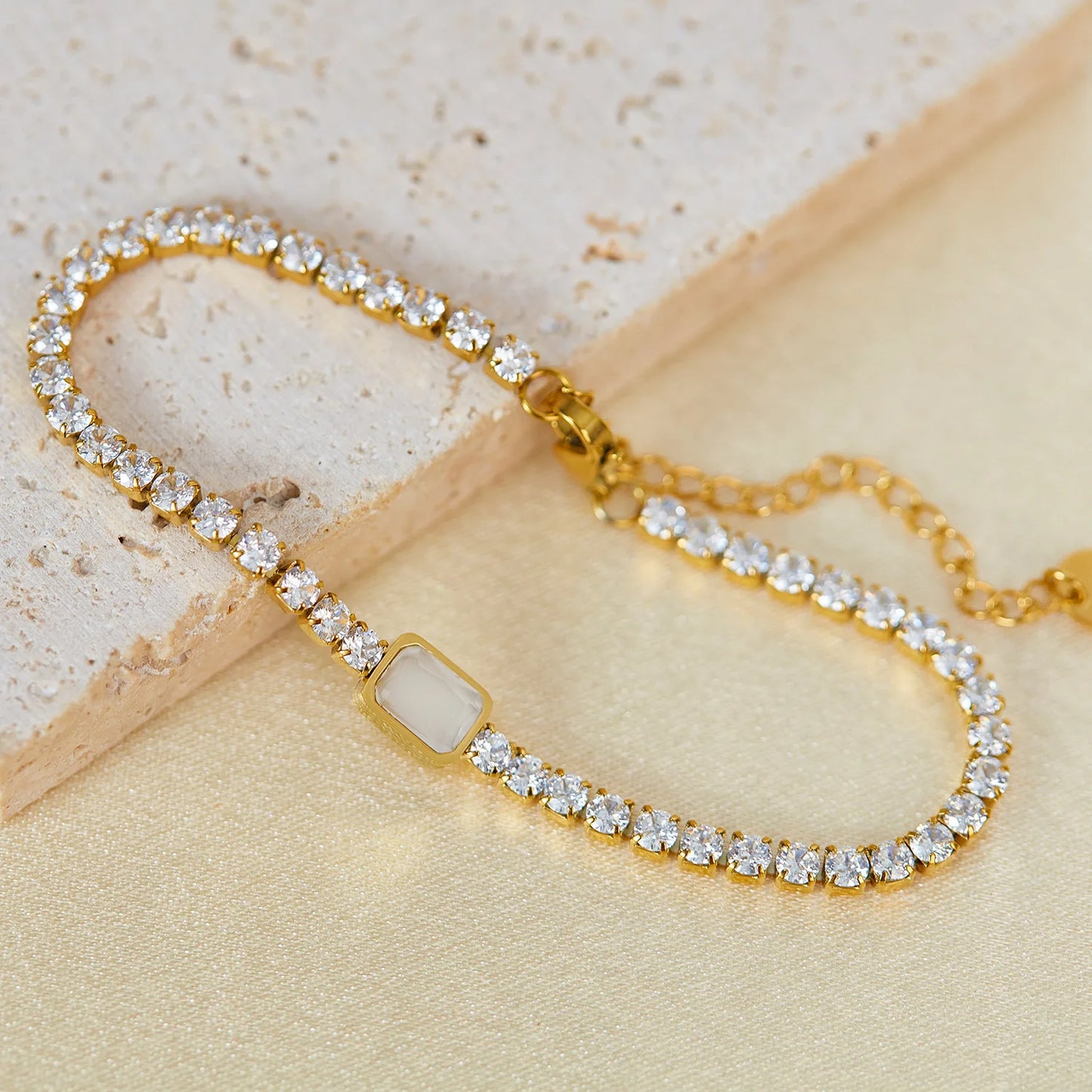 Gold-Plated Stainless Steel Zircon Bracelet for Women – Elegant Luxury Minimalist Titanium Jewelry, Hypoallergenic & Waterproof