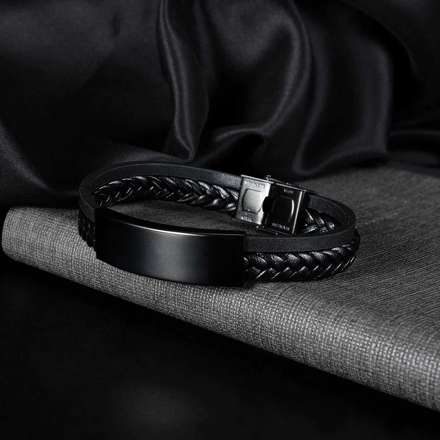 Men’s Retro Leather Bracelet – Classic Hip Hop Street Style Wristband, Fashion Accessory for Trendy Looks