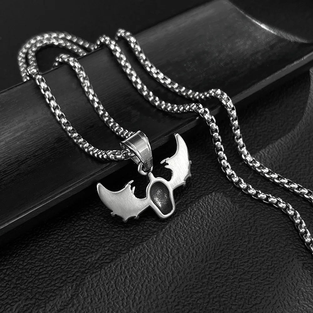 Men’s Punk Skull Pendant Necklace – Gothic Bat Wings Stainless Steel Chain for Streetwear Style