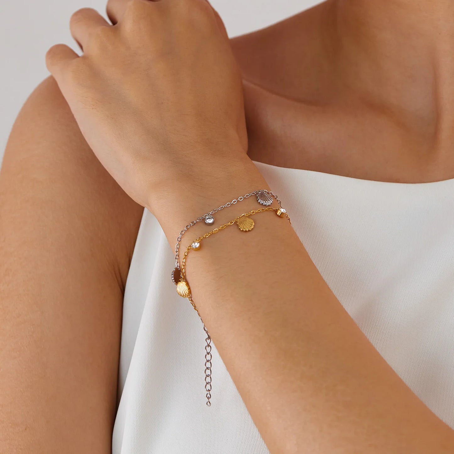 Trendy Shell Design Stainless Steel Bracelet for Women – Stylish Daily Jewelry