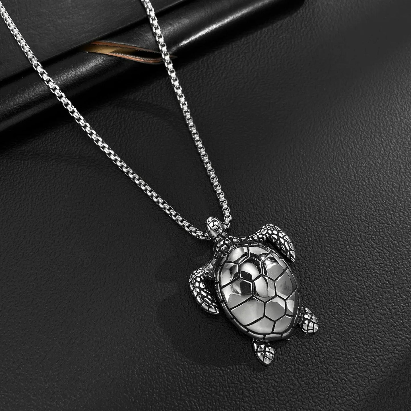 Men’s Sea Turtle Pendant Necklace – Hip Hop Style Stainless Steel Animal Jewelry for Trendy Streetwear