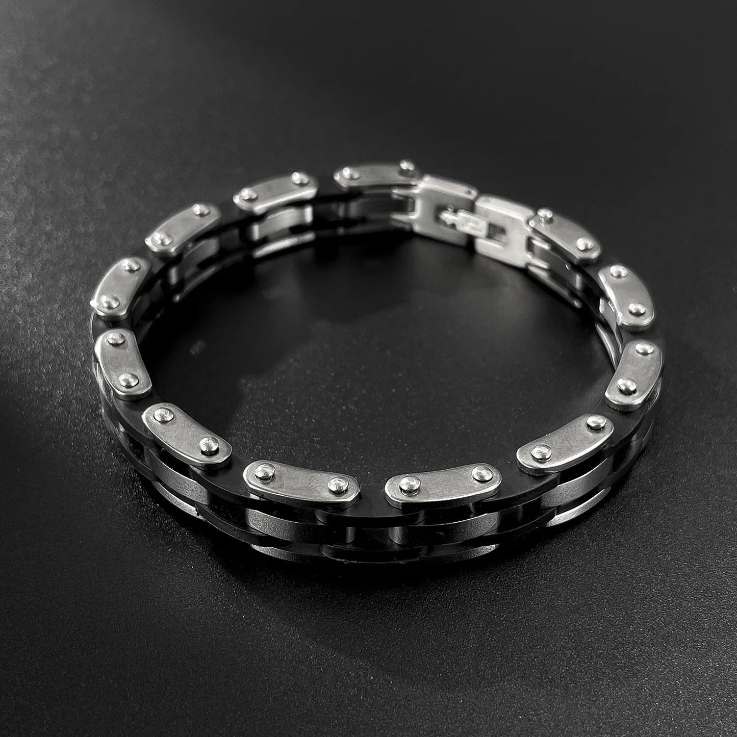 Menโs Hip Hop Silicone & Stainless Steel Bracelet โ Retro Punk Titanium Steel Wristband, Stylish and Durable