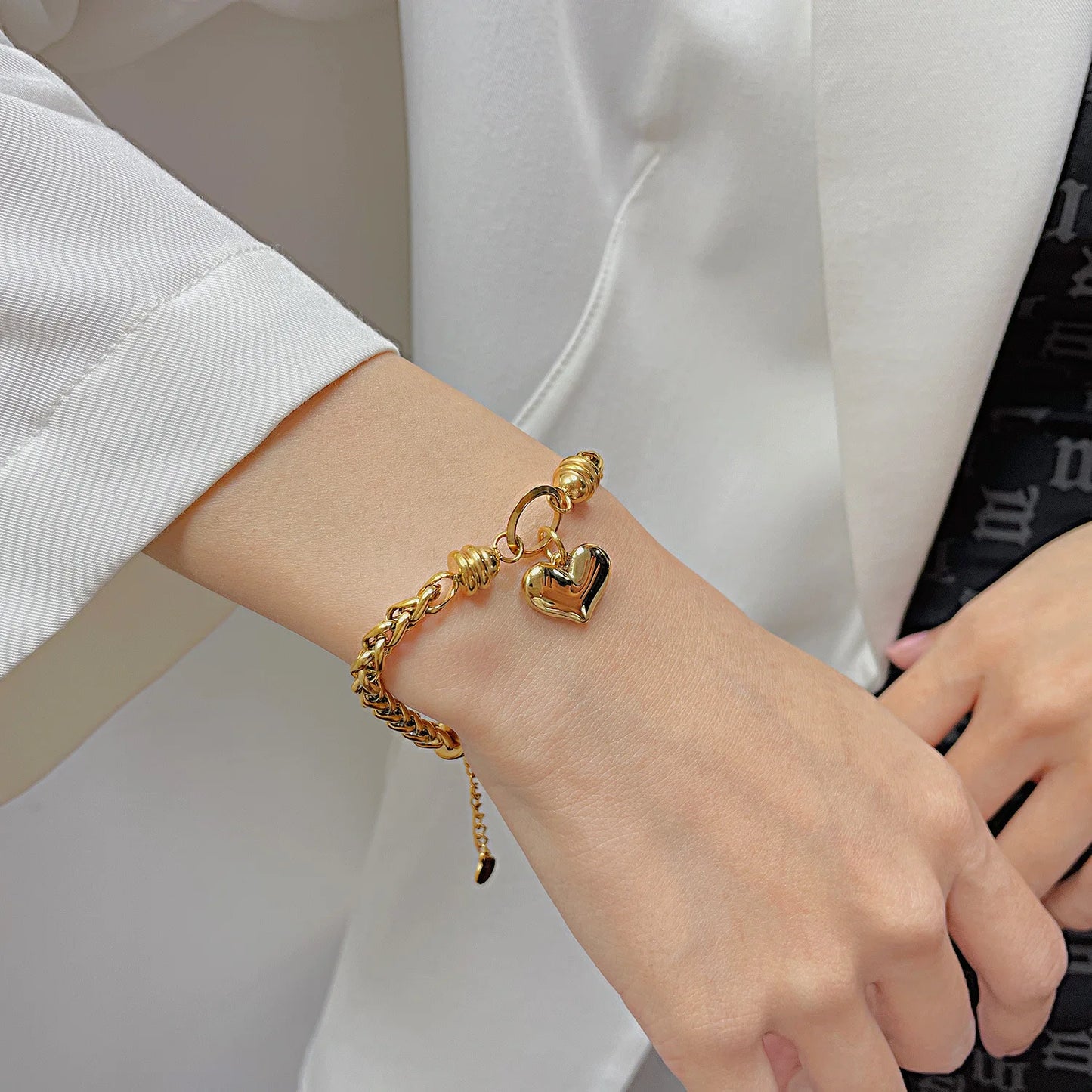 Trendy Heart Stainless Steel Bracelet for Women – High-End Titanium Steel Fashion Jewelry