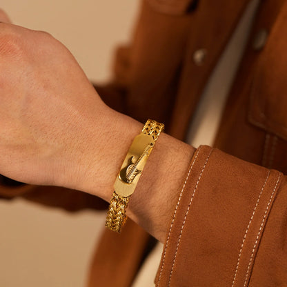 Fashion Retro Bracelet for Men - Gold-Plated 3D Guitar Stainless Steel Titanium Jewelry