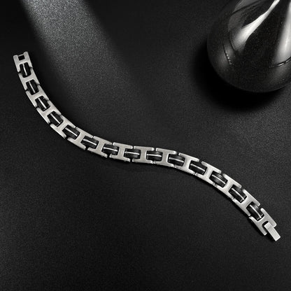 Men’s Punk Style Stainless Steel Bracelet – Retro Titanium Steel Fashion Wristband for Bold Urban Looks