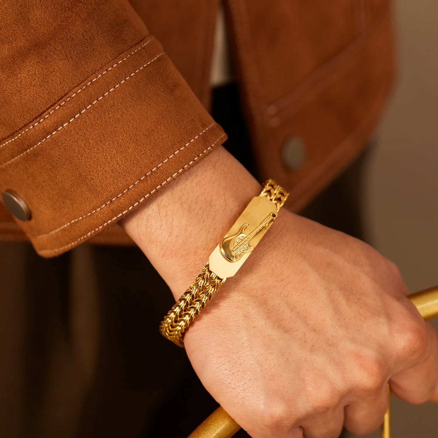 Fashion Retro Bracelet for Men - Gold-Plated 3D Guitar Stainless Steel Titanium Jewelry