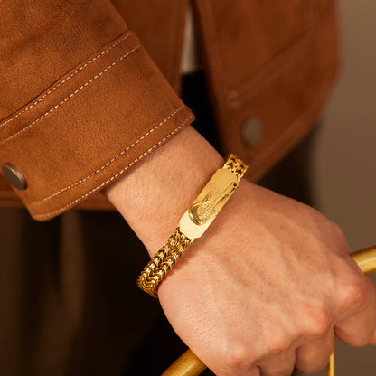 Fashion Retro Bracelet for Men - Gold-Plated 3D Guitar Stainless Steel Titanium Jewelry